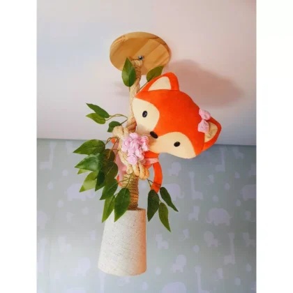 Decoração Raposinha detalhes em rosa luminária de teto